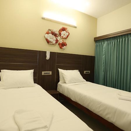 Minas Manor Hotel Tiruchirappalli Екстериор снимка