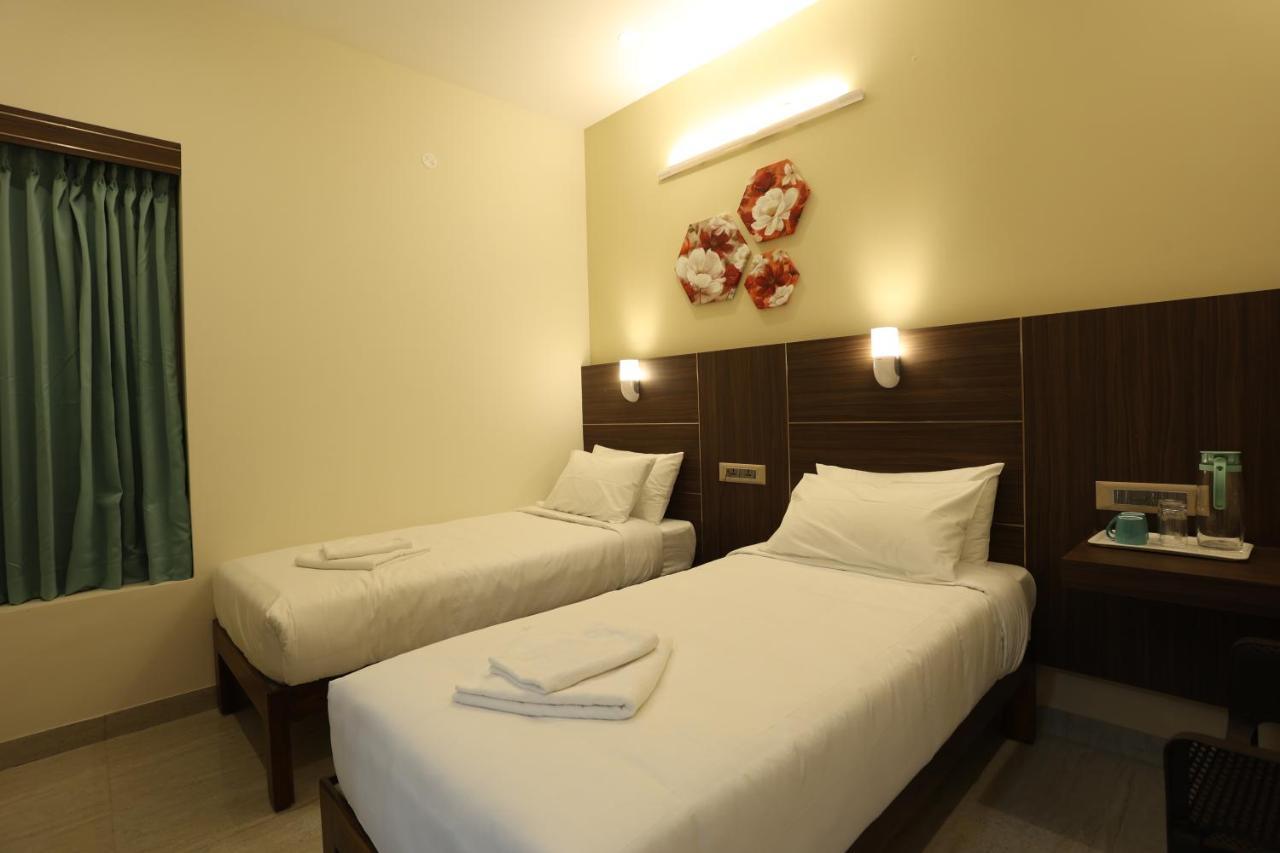 Minas Manor Hotel Tiruchirappalli Екстериор снимка