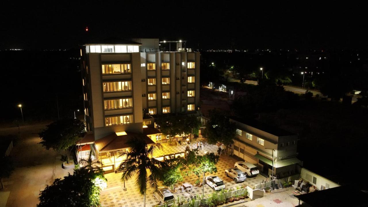 Minas Manor Hotel Tiruchirappalli Екстериор снимка