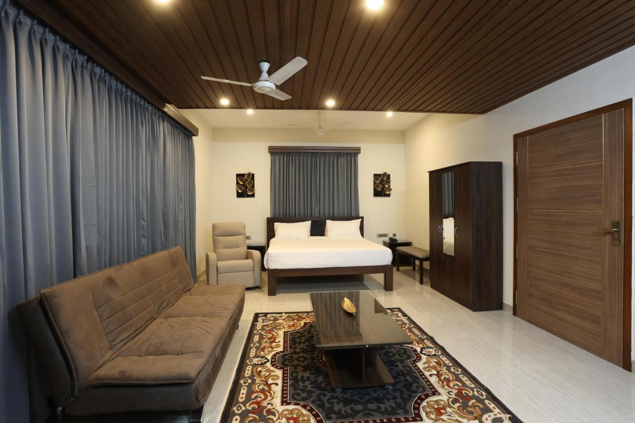 Minas Manor Hotel Tiruchirappalli Екстериор снимка