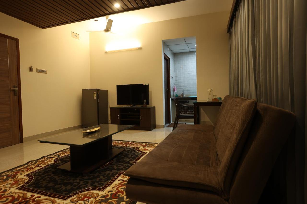 Minas Manor Hotel Tiruchirappalli Екстериор снимка