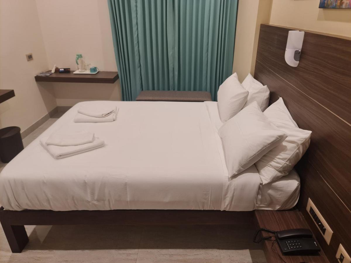 Minas Manor Hotel Tiruchirappalli Екстериор снимка